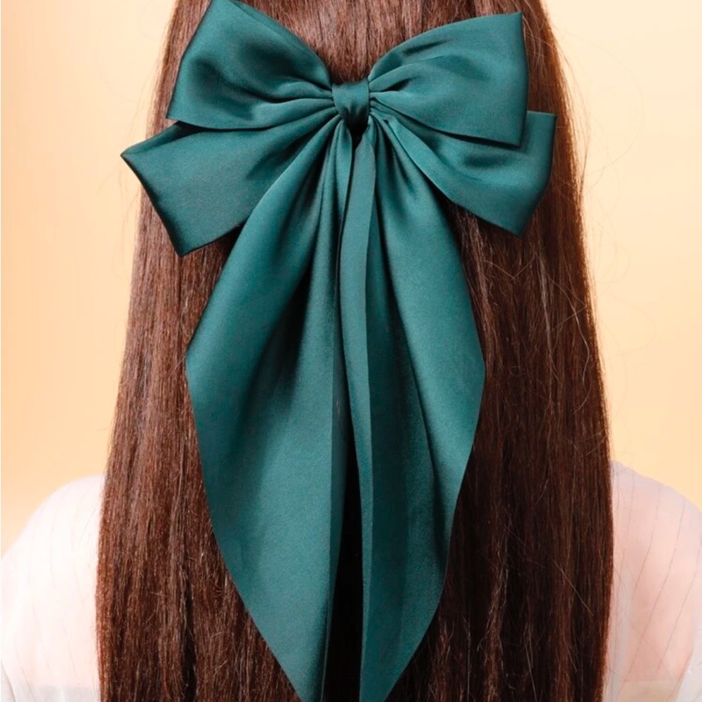 Hair clips 🎀 - Picture 2 of 3